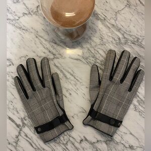 Checkered Pleather Gloves